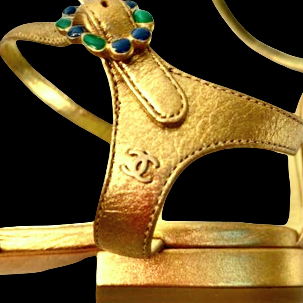 Chanel Leather Knee High Gripoix Embellished ‘CC’ Logo Gold Gladiator Sandals - Picture 11 of 12